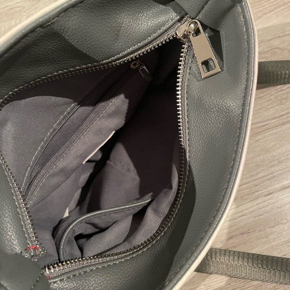 Niagara Falls Crossbody purse - Picture 2 of 2